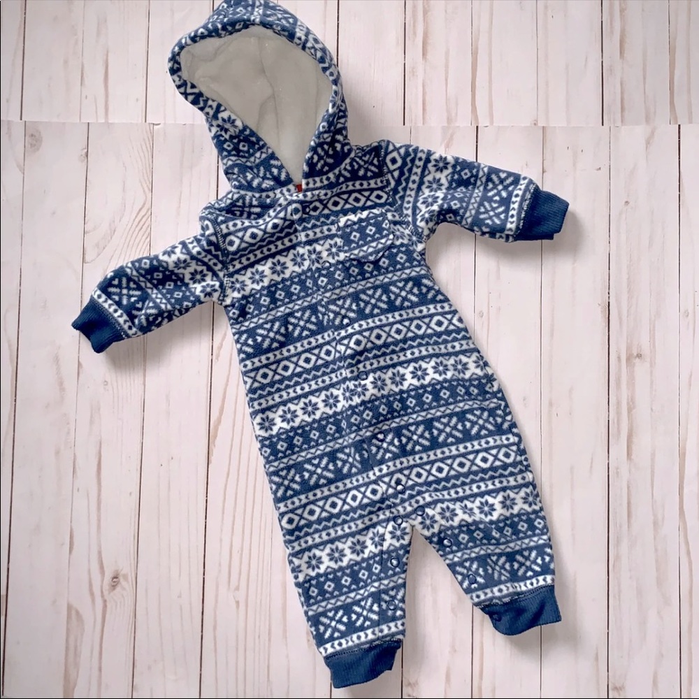Carter’s One-Piece hooded Outfit